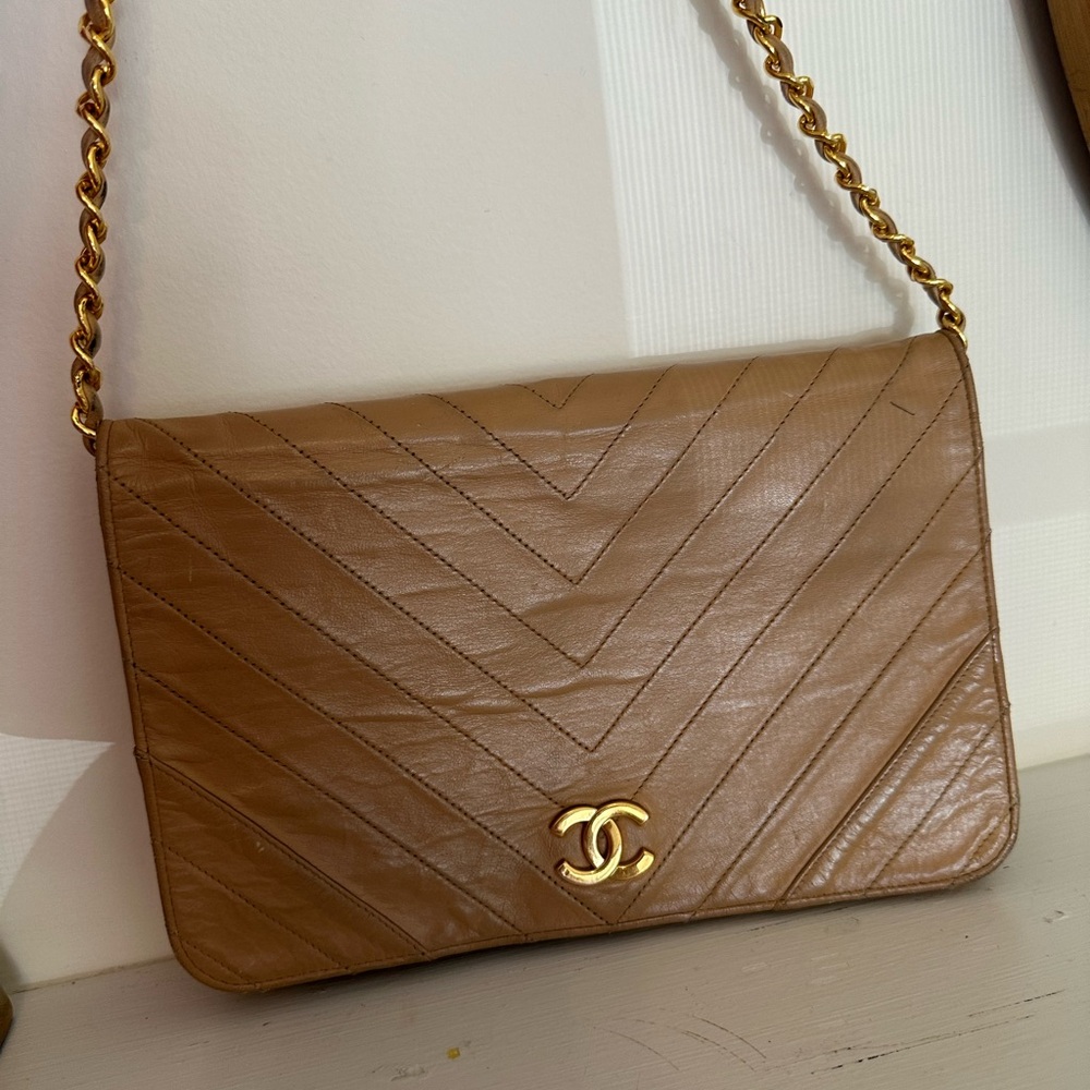 CHANEL Vintage Wallet On Chain Flap Bag Beige Lambskin Chevron
